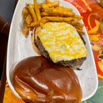 Cheeseburger In Paradise - Plain cheeseburger - Burgers Near Me - Honolulu, Hawaii