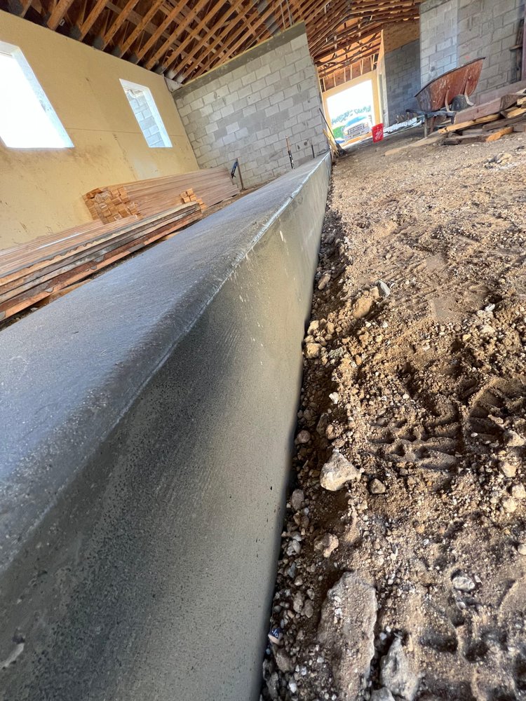 Slide of Leo Construction Roofing