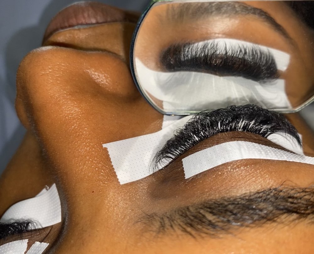 Pixy Lash Logo