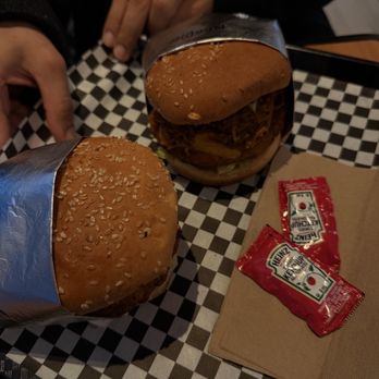 Indian Burgers Joint - Peri Peri Paneer Sandwich and Noodle Nirvana Burger - Indian Near Me - Vancouver, British Columbia Indian Burgers Joint - Peri Peri Paneer Sandwich and Noodle Nirvana Burger - Indian Near Me - Vancouver, British Columbia