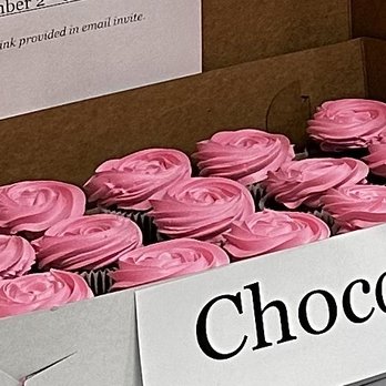 Minia's Bake Shop - Bakeries Near Me - Newark, California