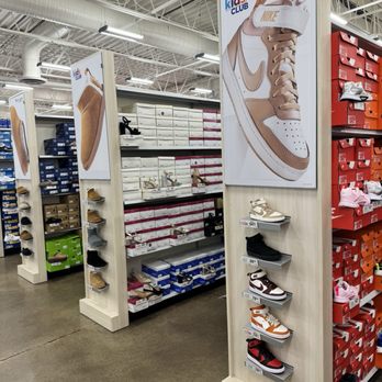 Rack Room Shoes - Shoe Stores Near Me - Williamsburg, Virginia Rack Room Shoes - Shoe Stores Near Me - Williamsburg, Virginia