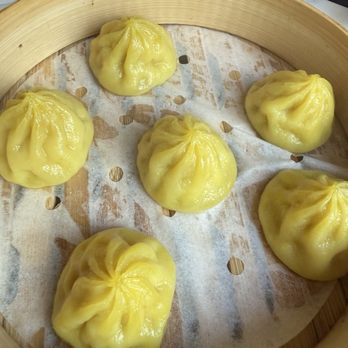 Supreme Dumplings - Chicken xiao long bao, yummy! - Shanghainese Near Me - Honolulu, Hawaii Supreme Dumplings - Chicken xiao long bao, yummy! - Shanghainese Near Me - Honolulu, Hawaii
