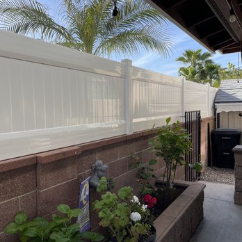 Fantastic Vinyl Fencing - Decks & Railing Near Me - Baldwin Park, California Fantastic Vinyl Fencing - Decks & Railing Near Me - Baldwin Park, California