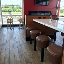 Wendy's - Seating area