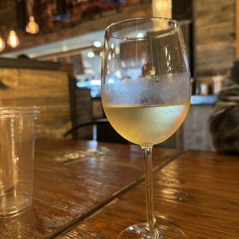Bushfire Kitchen - Del Mar - Bushfire Chardonnay - American Near Me - Del Mar, California Bushfire Kitchen - Del Mar - Bushfire Chardonnay - American Near Me - Del Mar, California