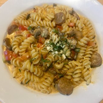 Babbo Italian Eatery - Spicy Alfredo with Italian Sausage - Italian Near Me - Surprise, Arizona Babbo Italian Eatery - Spicy Alfredo with Italian Sausage - Italian Near Me - Surprise, Arizona
