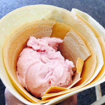 Salju Dessert - Strawberry ice cream in a crispy crepe - Desserts Near Me - Alhambra, California Salju Dessert - Strawberry ice cream in a crispy crepe - Desserts Near Me - Alhambra, California