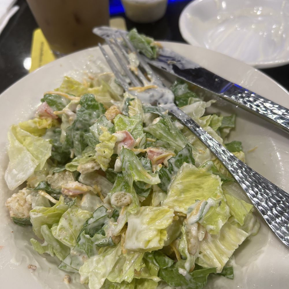 Broadway Grill & Pizzeria - Dinner salad with blue cheese - Breakfast & Brunch Near Me - Everett, Washington