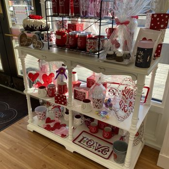 Nothing Bundt Cakes - Bakeries Near Me - Wheaton, Illinois