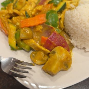 Wok & Roll - Curry Beef - Gluten-Free Near Me - Williamsville, New York Wok & Roll - Curry Beef - Gluten-Free Near Me - Williamsville, New York