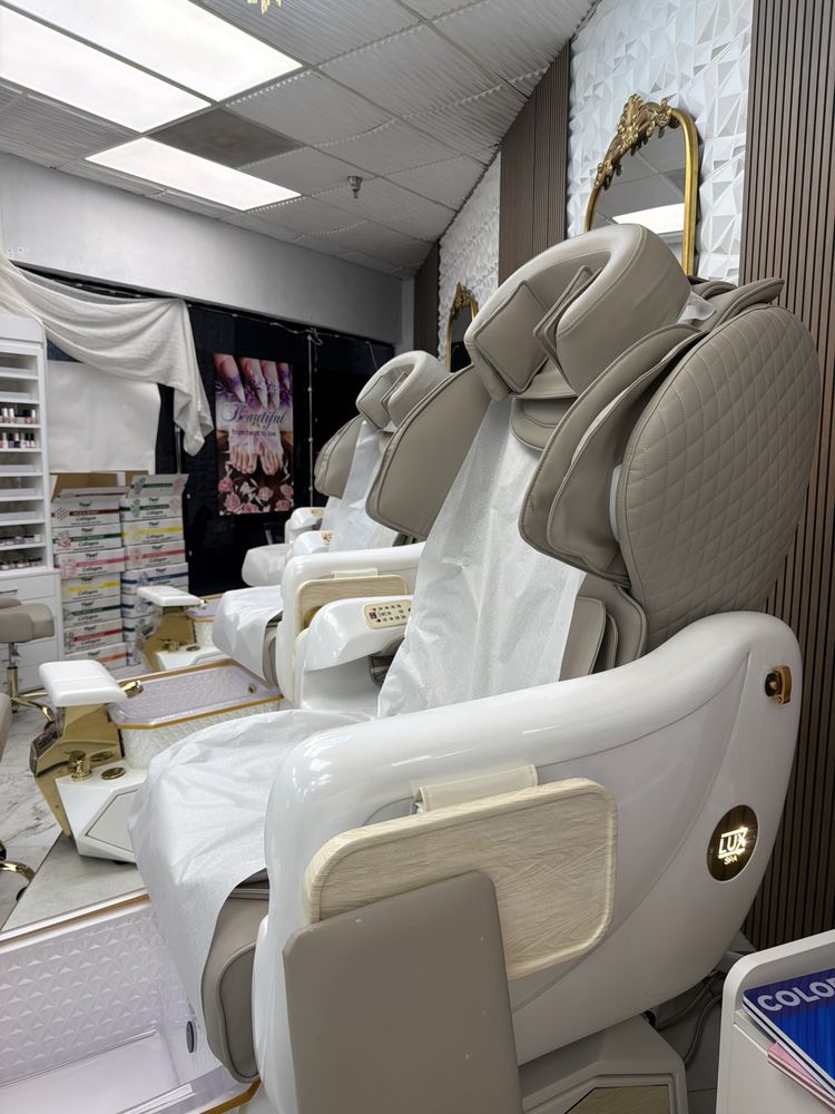 NAIL BAR Logo
