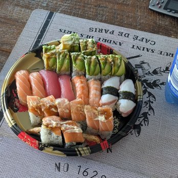 Mikuni Sushi - Premium sushi set - Sushi Bars Near Me - Toronto, Ontario Mikuni Sushi - Premium sushi set - Sushi Bars Near Me - Toronto, Ontario