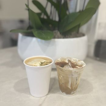 Crème Coffee - Pistachio latte (left) and crème latte (right) - Coffee & Tea Near Me - Sacramento, California Crème Coffee - Pistachio latte (left) and crème latte (right) - Coffee & Tea Near Me - Sacramento, California