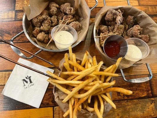 La Luna Tea and Dessert Bar by null