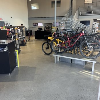 Trek El Paso West - Showroom - Bikes Near Me - El Paso, Texas Trek El Paso West - Showroom - Bikes Near Me - El Paso, Texas