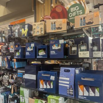 TK Maxx - Department Stores Near Me - London, XGL
