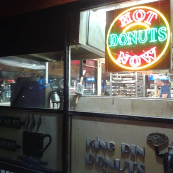 King Pin Donuts - King pin neon sign - Donuts Near Me - Berkeley, California