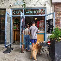Entrance and ordering window | IG: asianadventuretime