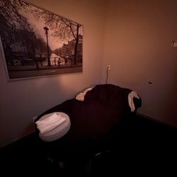 Goodlife Physical Medicine - Massage table/room