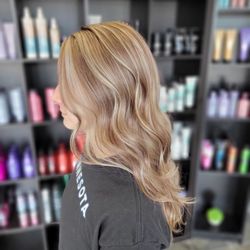 Salon Avalon