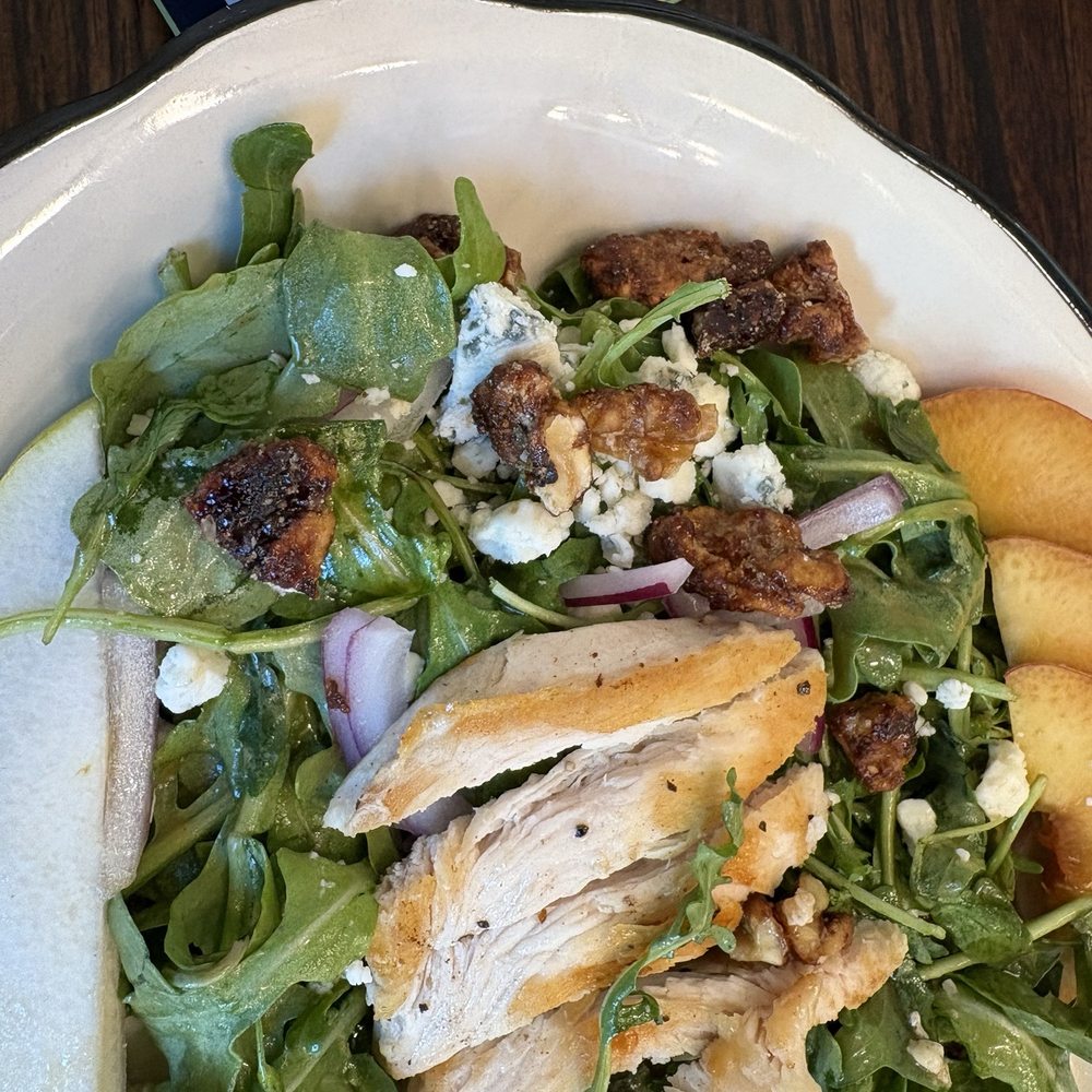 Francesco's restobar - Grilled chicken on arugula with feta, pears and apples - Italian Near Me - Helen, Georgia Francesco's restobar - Grilled chicken on arugula with feta, pears and apples - Italian Near Me - Helen, Georgia