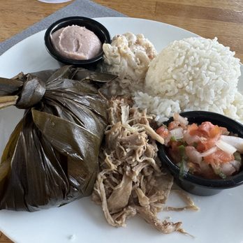 Aloha Mixed Plate - Ali'i Plate - Hawaiian Near Me - Lahaina, Hawaii