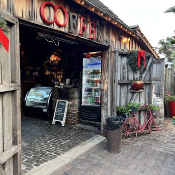 Crucial Coffee Cafe - Coffee & Tea Near Me - Saint Augustine, Florida
