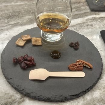 Fresh Bourbon - Tasting tour - Distilleries Near Me - Lexington, Kentucky Fresh Bourbon - Tasting tour - Distilleries Near Me - Lexington, Kentucky