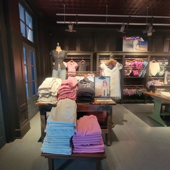 Hollister 648 - Department Stores Near Me - Skokie, Illinois Hollister 648 - Department Stores Near Me - Skokie, Illinois