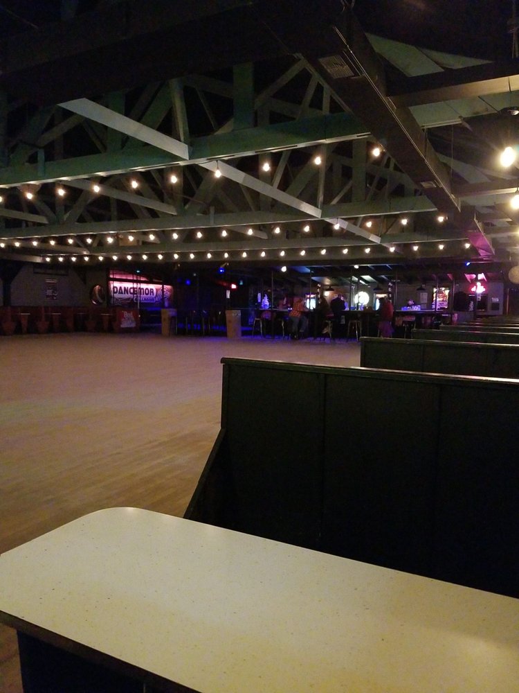 DANCEMOR BALLROOM 77 2nd St SE, Swisher, Iowa Country Dance Halls