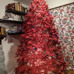 Our fabulous red tree,all decked out! Our fabulous red tree,all decked out!