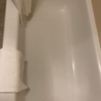 Hampton Inn Ukiah - Filthy tub - Hotels Near Me - Ukiah, California Hampton Inn Ukiah - Filthy tub - Hotels Near Me - Ukiah, California