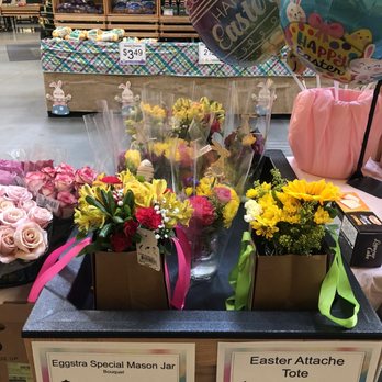 Commissary - a display of flowers and balloons - Grocery Near Me - Fort Rucker, Alabama
