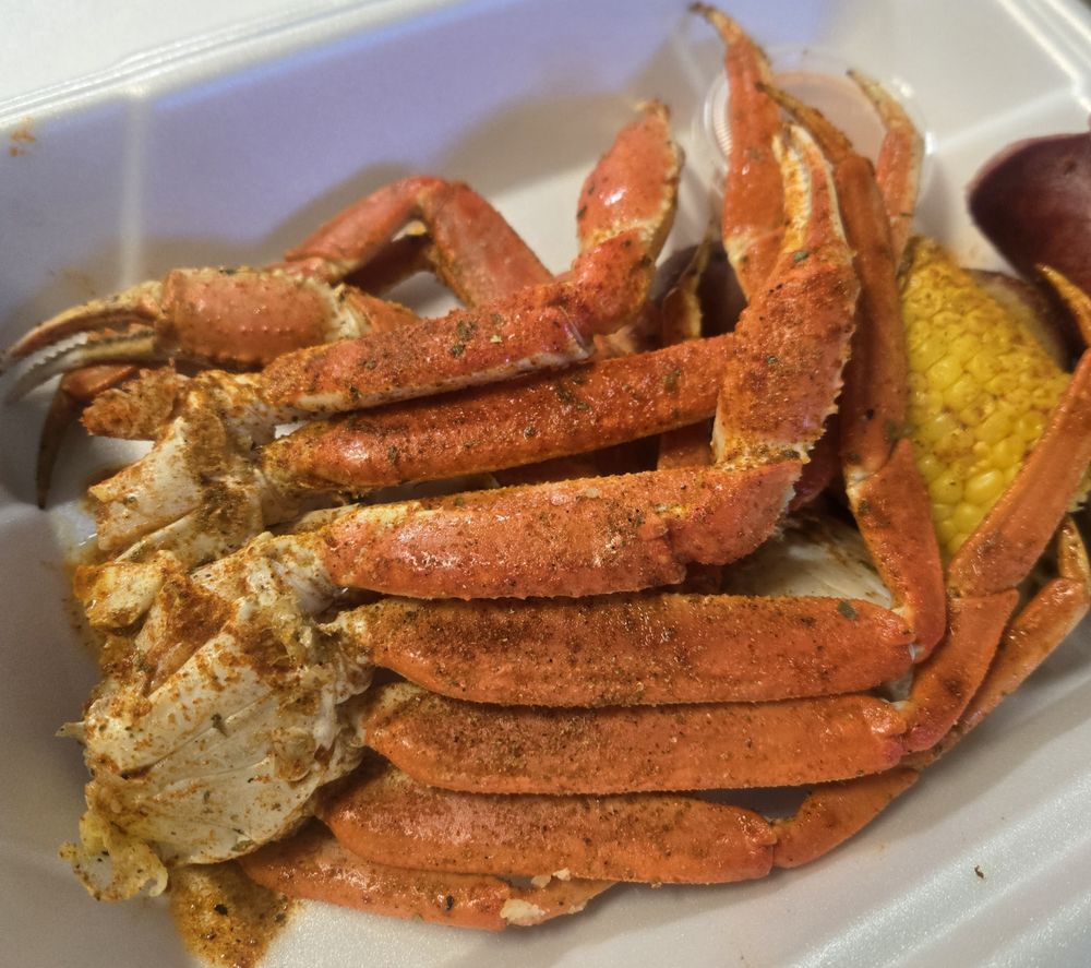 Raisa Seafood Restaurant Logo