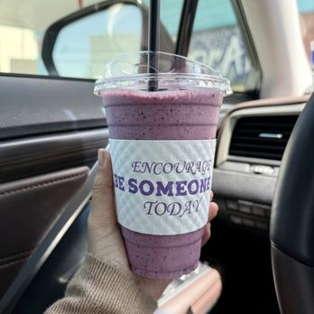 Wakey Wakey's - Berry Good Smoothie - Coffee & Tea Near Me - Angleton, Texas