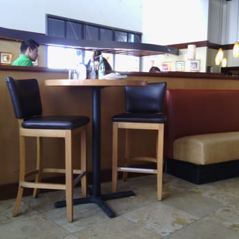 California Pizza Kitchen - Strange location for bar seating in the waiting area - Pizza Near Me - Pasadena, California