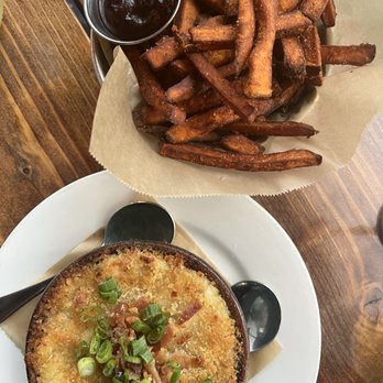 Upcider - Baked Mac & Cheese and Sweet Potato Fries - Gastropubs Near Me - San Francisco, California Upcider - Baked Mac & Cheese and Sweet Potato Fries - Gastropubs Near Me - San Francisco, California
