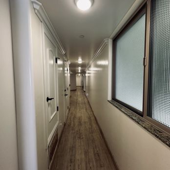 Beachfront Only Vacation Rentals - Long hallway - Vacation Rentals Near Me - Oceanside, California Beachfront Only Vacation Rentals - Long hallway - Vacation Rentals Near Me - Oceanside, California