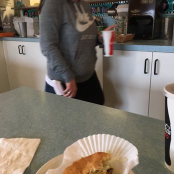 Burger Hut - Burgers Near Me - Hubbard, Oregon