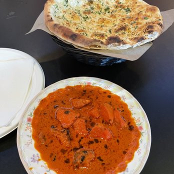 Bismillah Restaurant - #19 Chicken Tikka Masala Curry and #10 Garlic Naan - Indian Near Me - San Pablo, California Bismillah Restaurant - #19 Chicken Tikka Masala Curry and #10 Garlic Naan - Indian Near Me - San Pablo, California