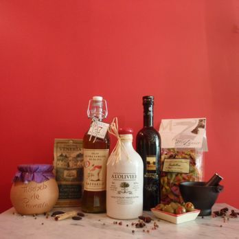 Alimentation Lère du Vrac - a variety of wine and condiments - Delicatessen Near Me - Quebec City, Quebec Alimentation Lère du Vrac - a variety of wine and condiments - Delicatessen Near Me - Quebec City, Quebec