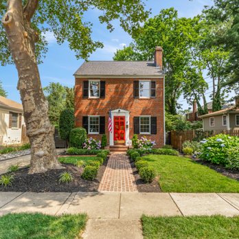 The Chapman Advisory Group - Compass - Real Estate Agents Near Me - Arlington, Virginia The Chapman Advisory Group - Compass - Real Estate Agents Near Me - Arlington, Virginia