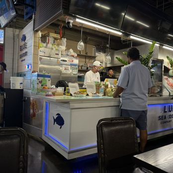 Blue Seafood Company - Blue Seafood counter - Seafood Near Me - Honolulu, Hawaii