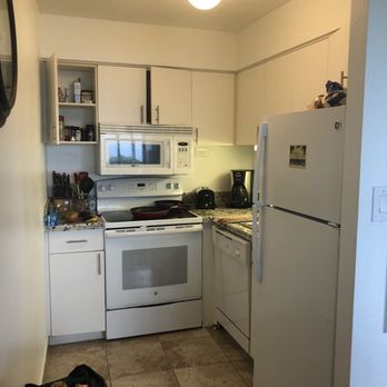 Aston Paki Maui - Kitchen - oven , microwave, full fridge/ freezer - Resorts Near Me - Lahaina, Hawaii Aston Paki Maui - Kitchen - oven , microwave, full fridge/ freezer - Resorts Near Me - Lahaina, Hawaii