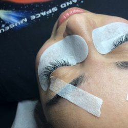 Mya Lashing Out - Https://myalashingout.wixsite.com/mysite