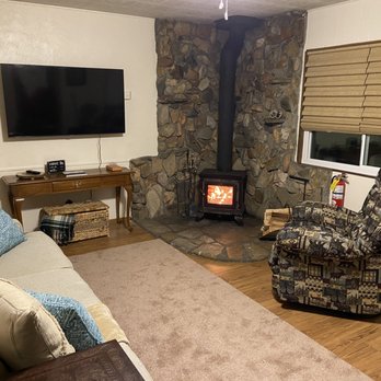 Big Bear Cabin - Mountain Escape - Vacation Rentals Near Me - Big Bear, California Big Bear Cabin - Mountain Escape - Vacation Rentals Near Me - Big Bear, California