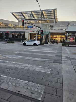 Burbank Town Center by null