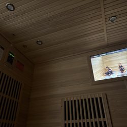 HOTWORX - Kingwood - Sauna with Hot Warrior class