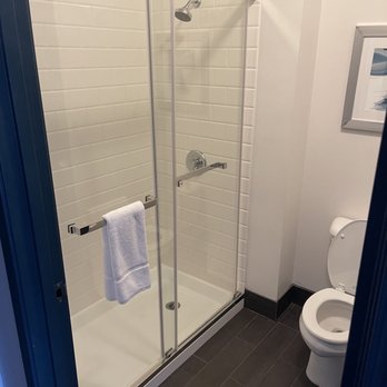 Four Points by Sheraton Anchorage Downtown - Bathroom - Hotels Near Me - Anchorage, Alaska Four Points by Sheraton Anchorage Downtown - Bathroom - Hotels Near Me - Anchorage, Alaska